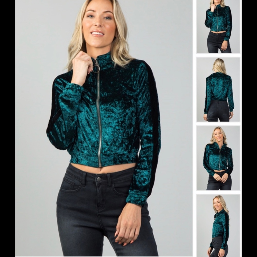 Beautiful teal velvet O ring jacket Boutique item